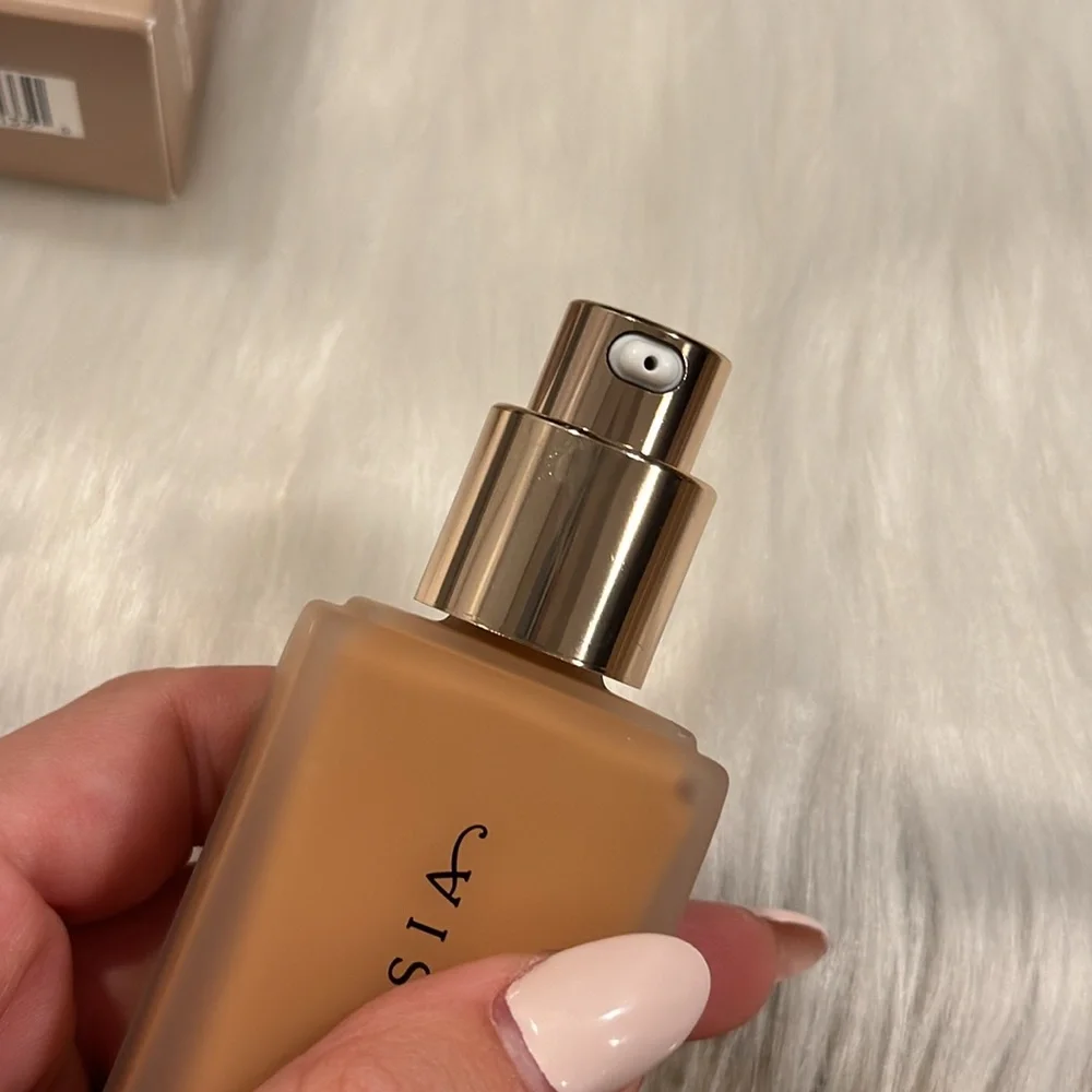 Anastasia Beverly Hills Impeccable Blurring Second-Skin Matte Foundation 4N